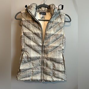 Patagonia Quilted Hooded Vest in Light Gray Plaid